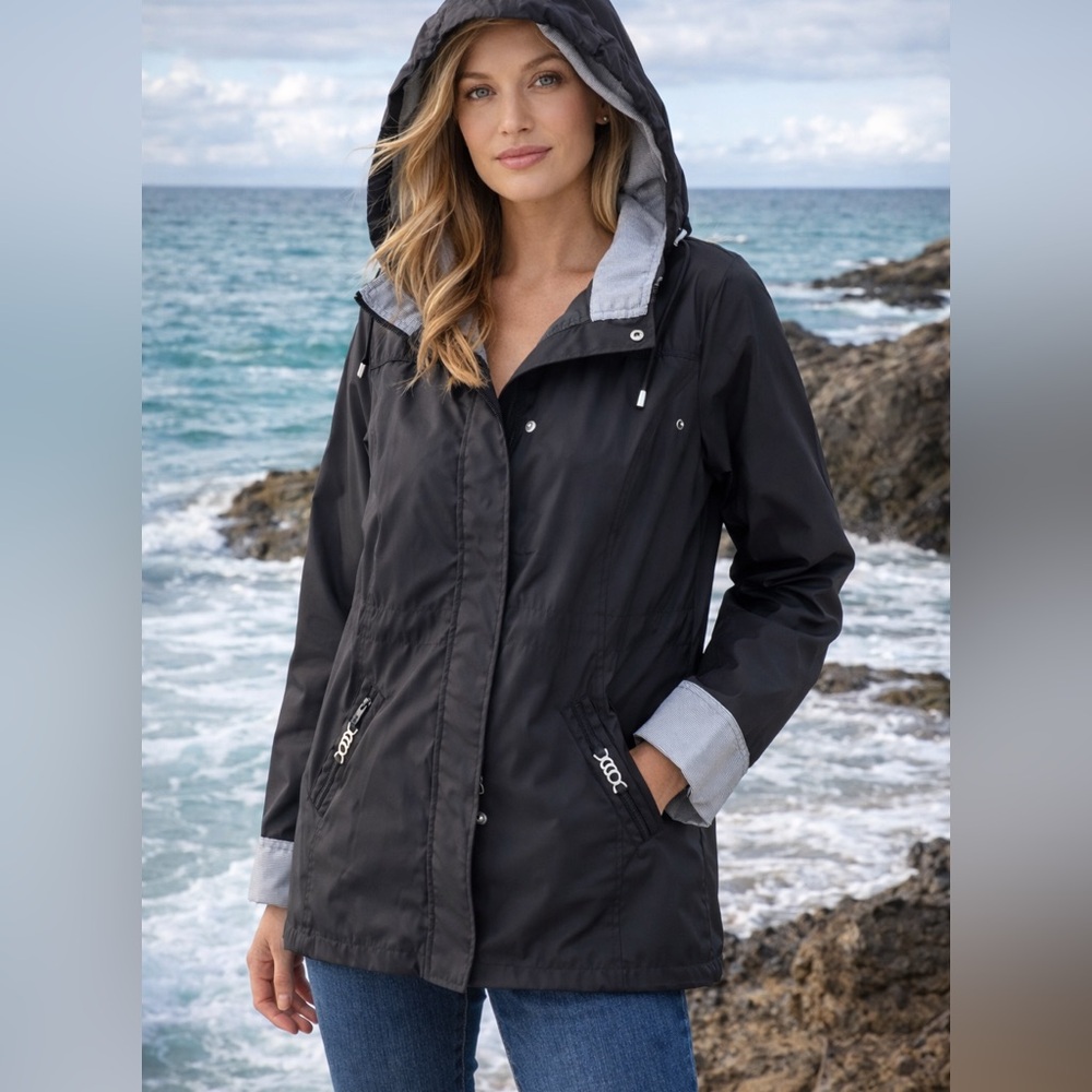 White Stag Black and Gray Hooded Light Jacket Gorpcore Outdoor Coastal Nautical